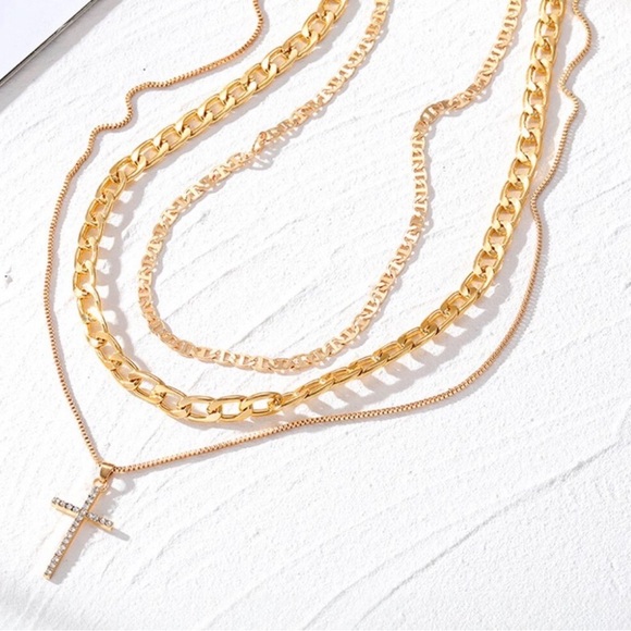 Elegant Gold Layered Necklace Set - Picture 2 of 4